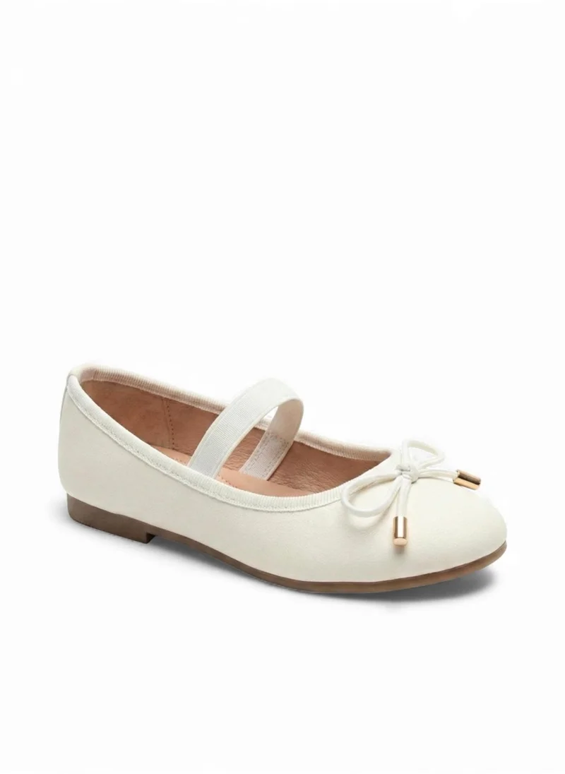 Geoomnii Junior Girls’ Closed Flat Shoes – Comfortable, Lightweight & Everyday Wear